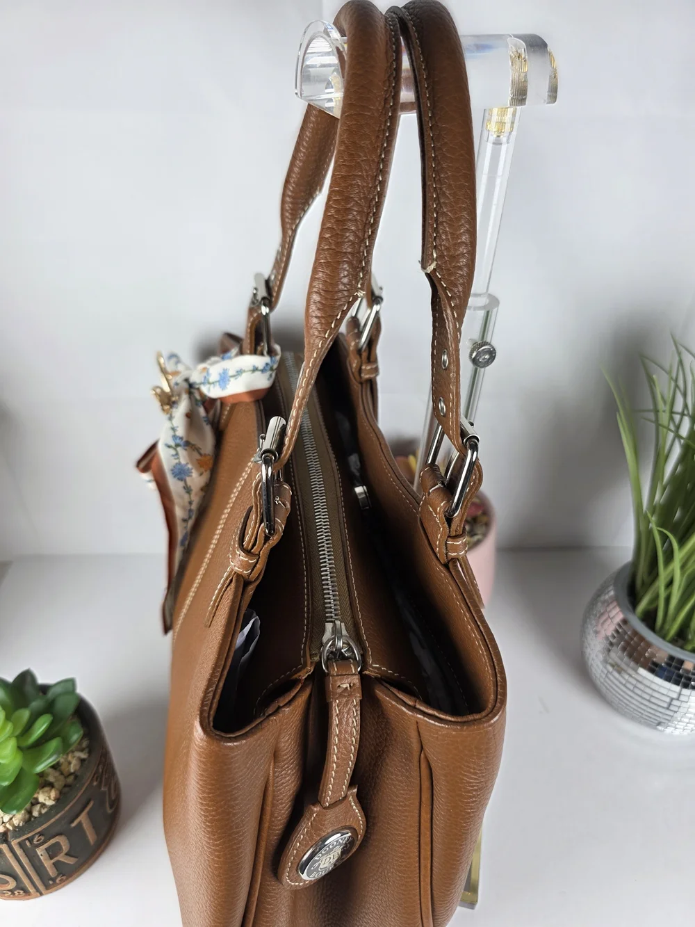 Dooney & Bourke Vintage Brown Caramel Pebbled Satchel Hand Fall Bag